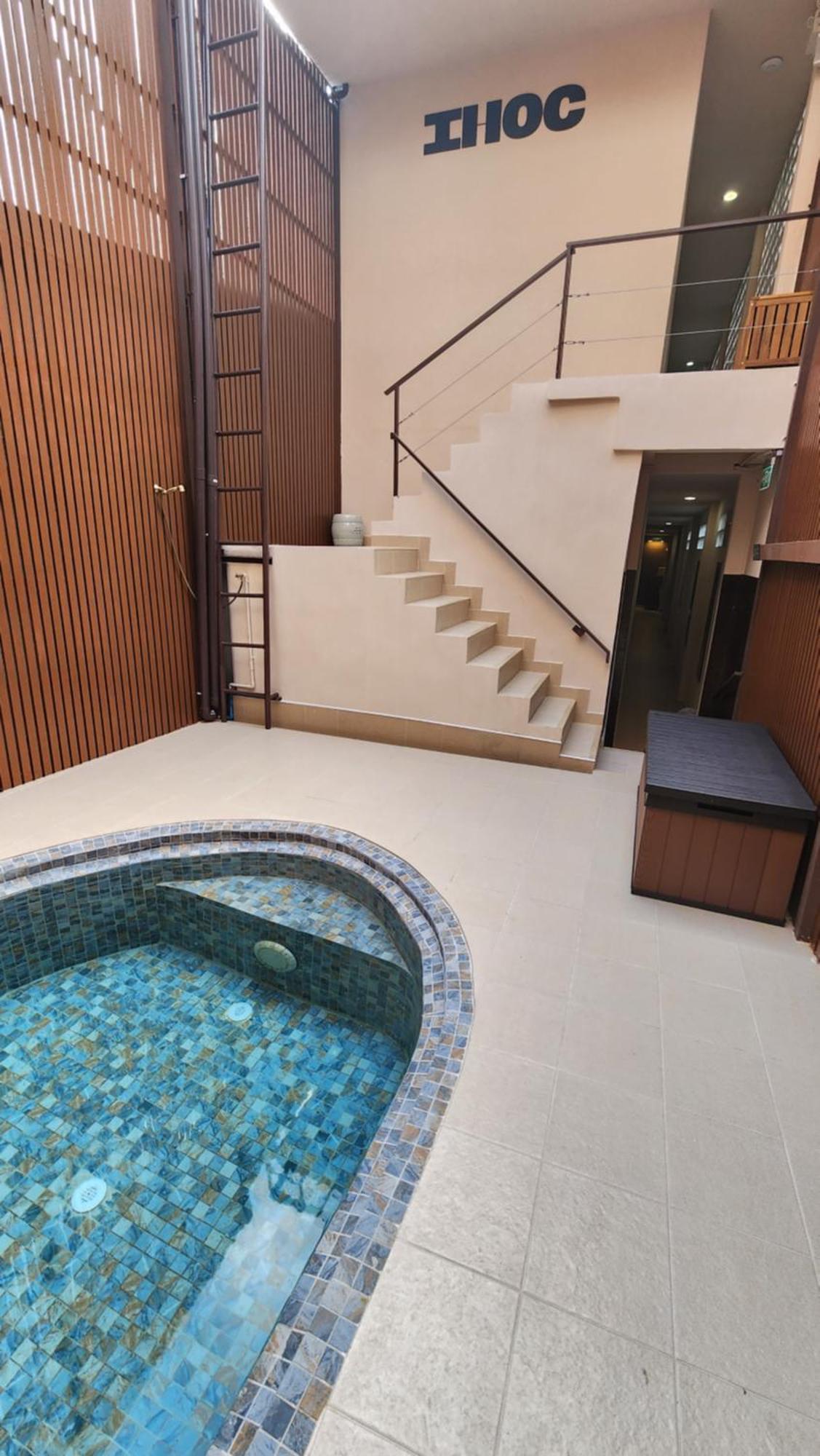 Ihoc - Phuket Oldtown Hotell Ban Lo Long Eksteriør bilde